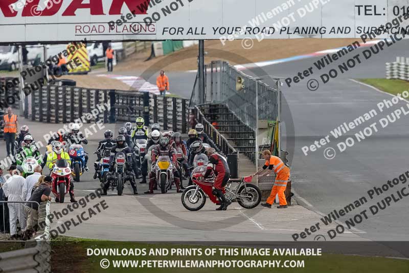 Vintage motorcycle club;eventdigitalimages;mallory park;mallory park trackday photographs;no limits trackdays;peter wileman photography;trackday digital images;trackday photos;vmcc festival 1000 bikes photographs